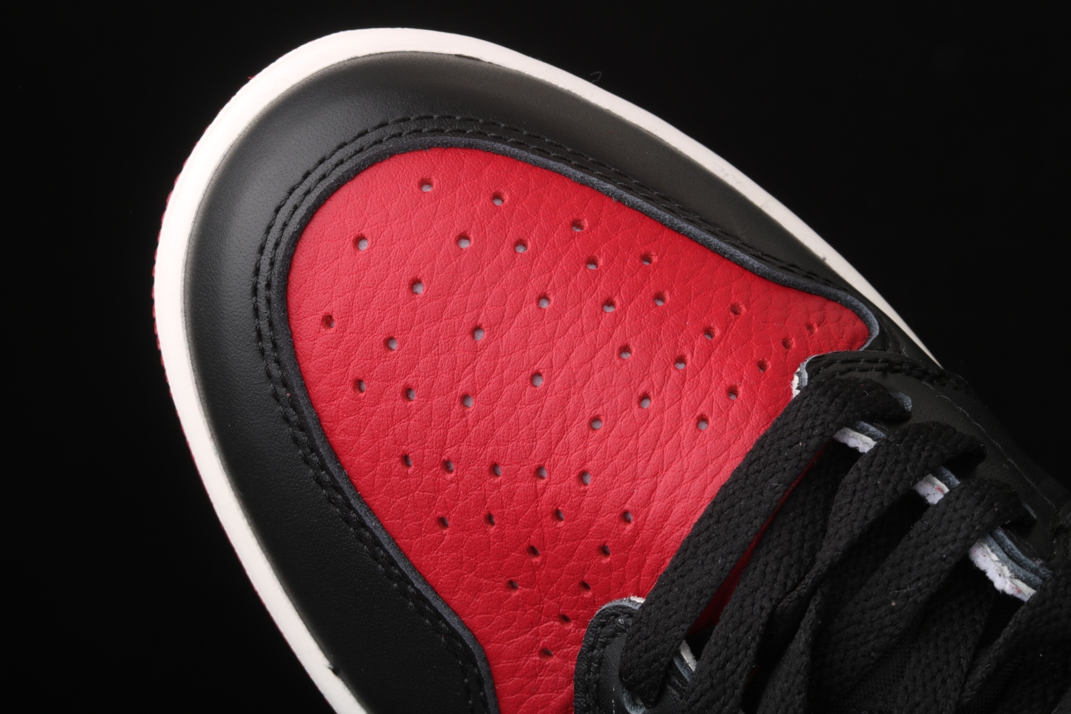 Jordan 1 Retro High Bred Toe 555088-610