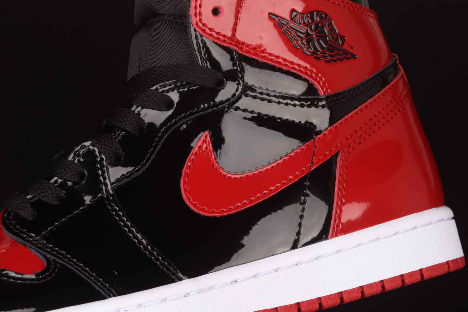 Jordan 1 Retro High OG Patent Bred 555088-063