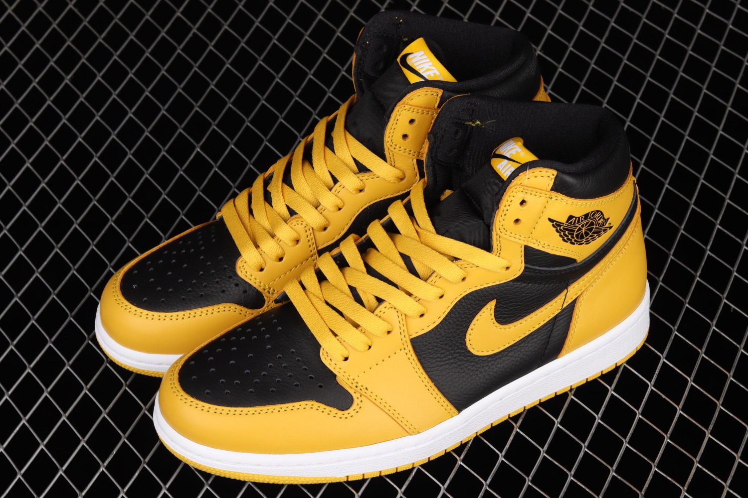 Jordan 1 Retro High Pollen 555088-701