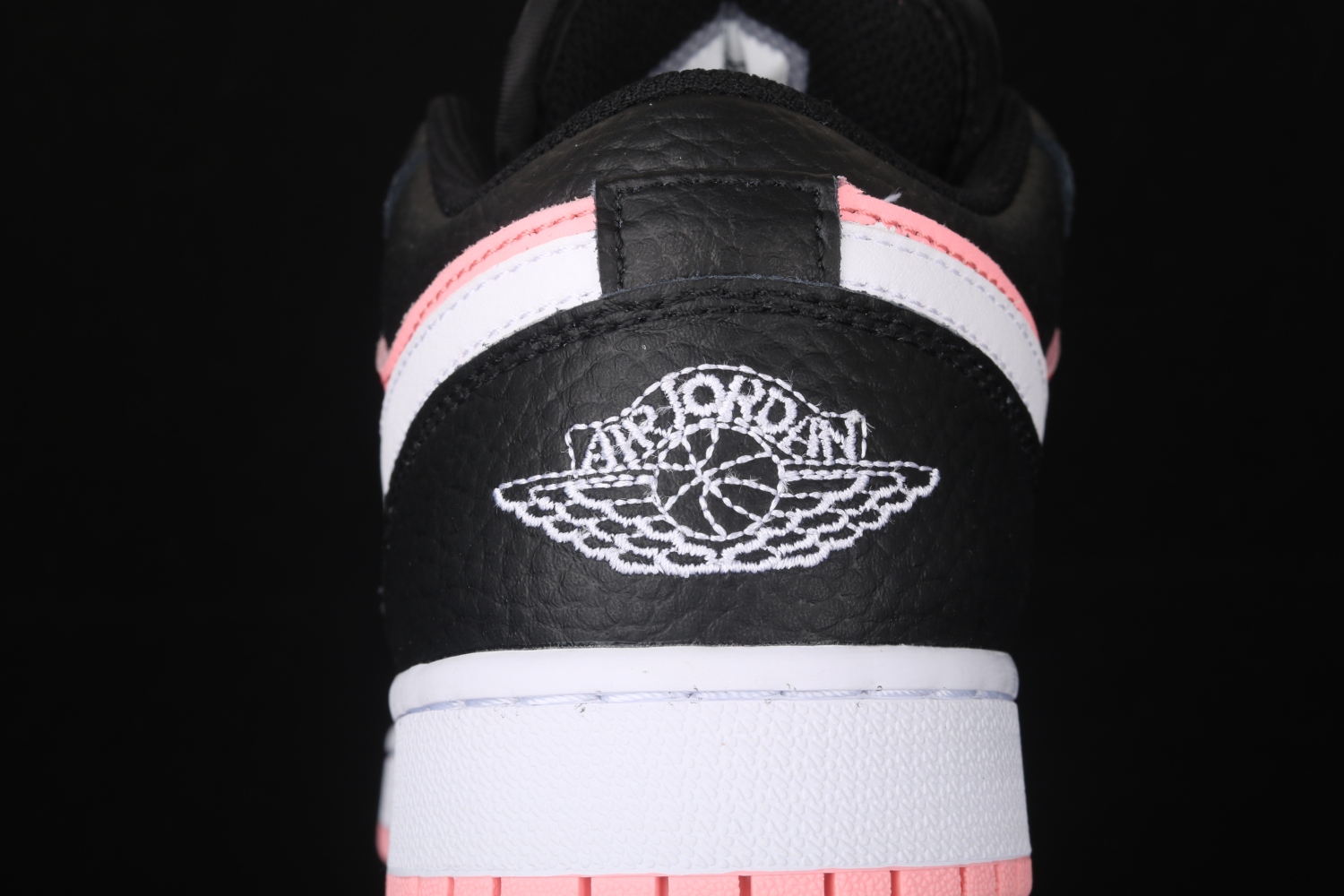 Jordan 1 Low Black Pink Quartz 554723-016