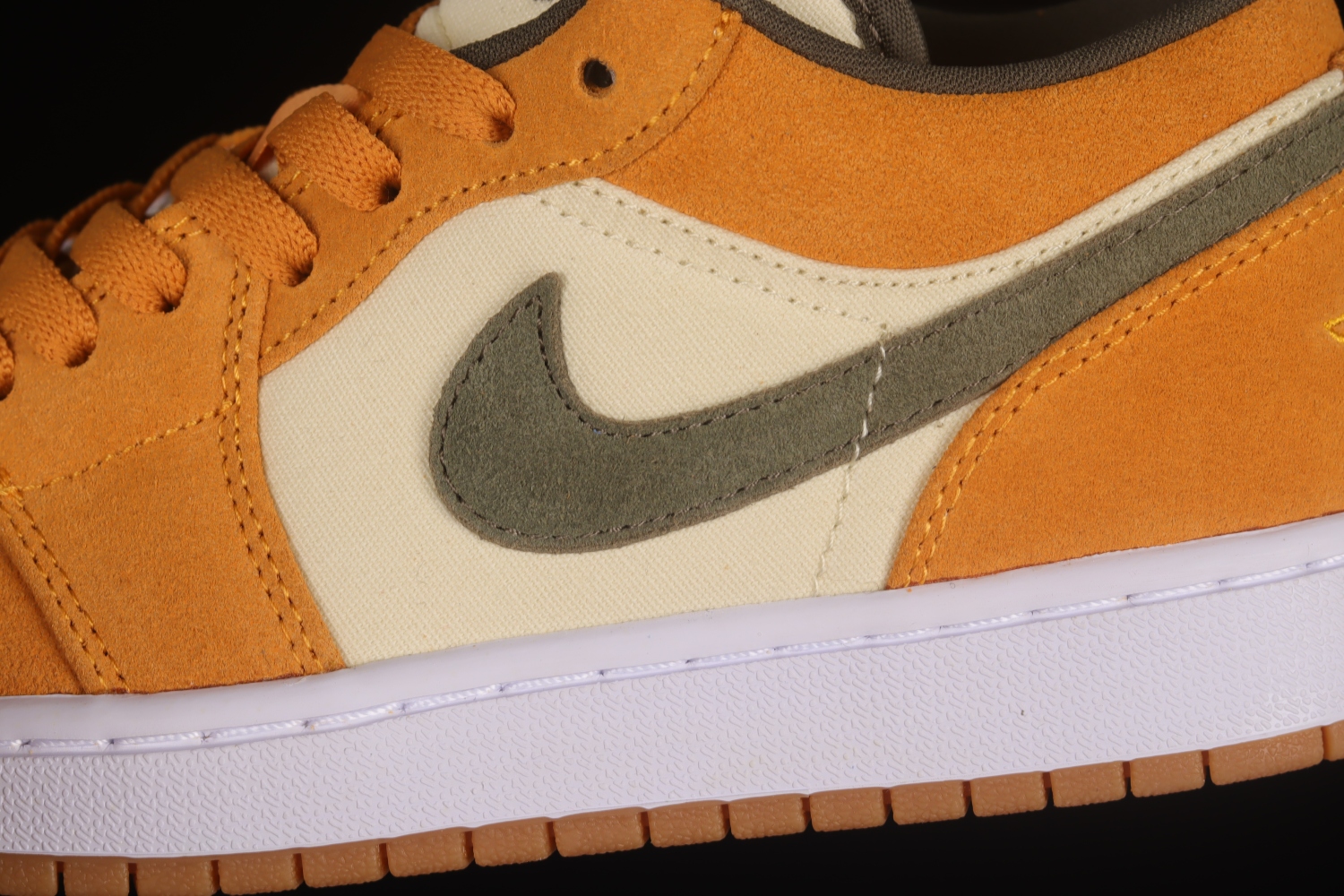 Jordan 1 Low SE Light Curry DH6931-102