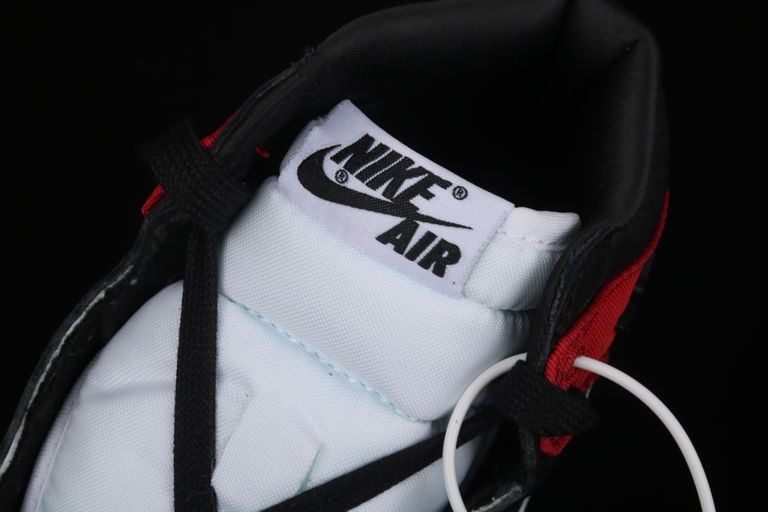 Jordan 1 Retro High Satin Black Toe (W) CD0461-016
