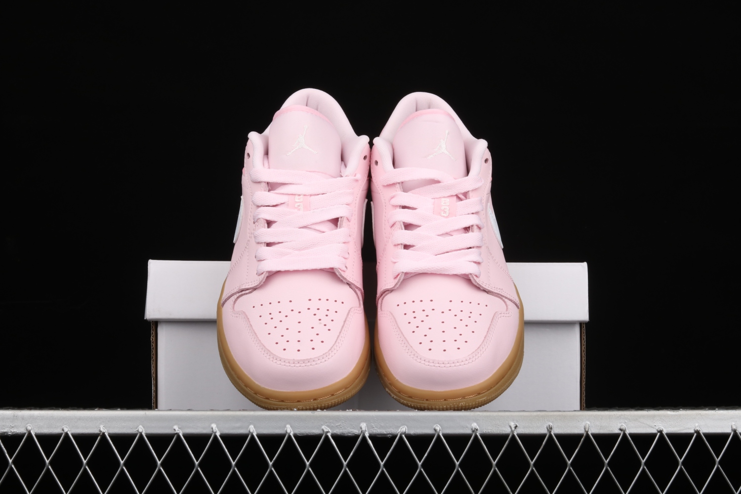 Jordan 1 Low Arctic Pink Gum (W) DC0774-601