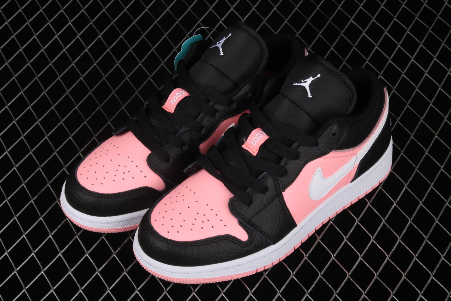 Jordan 1 Low Black Pink Quartz 554723-016