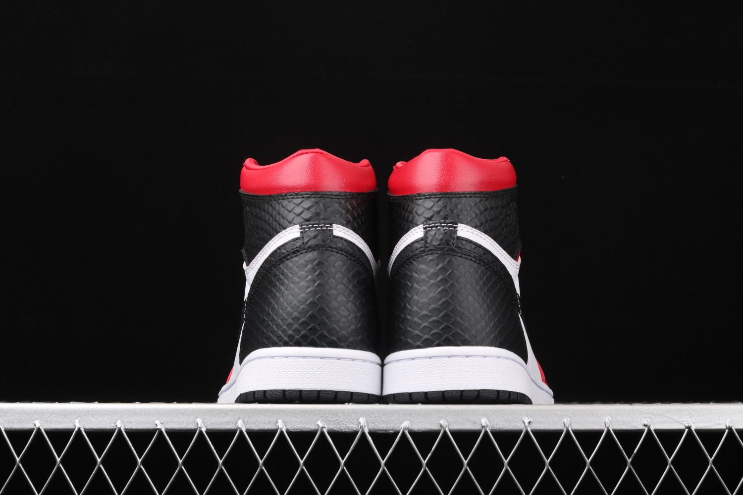 Jordan 1 Retro High Satin Snake Chicago (W) CD0461-601