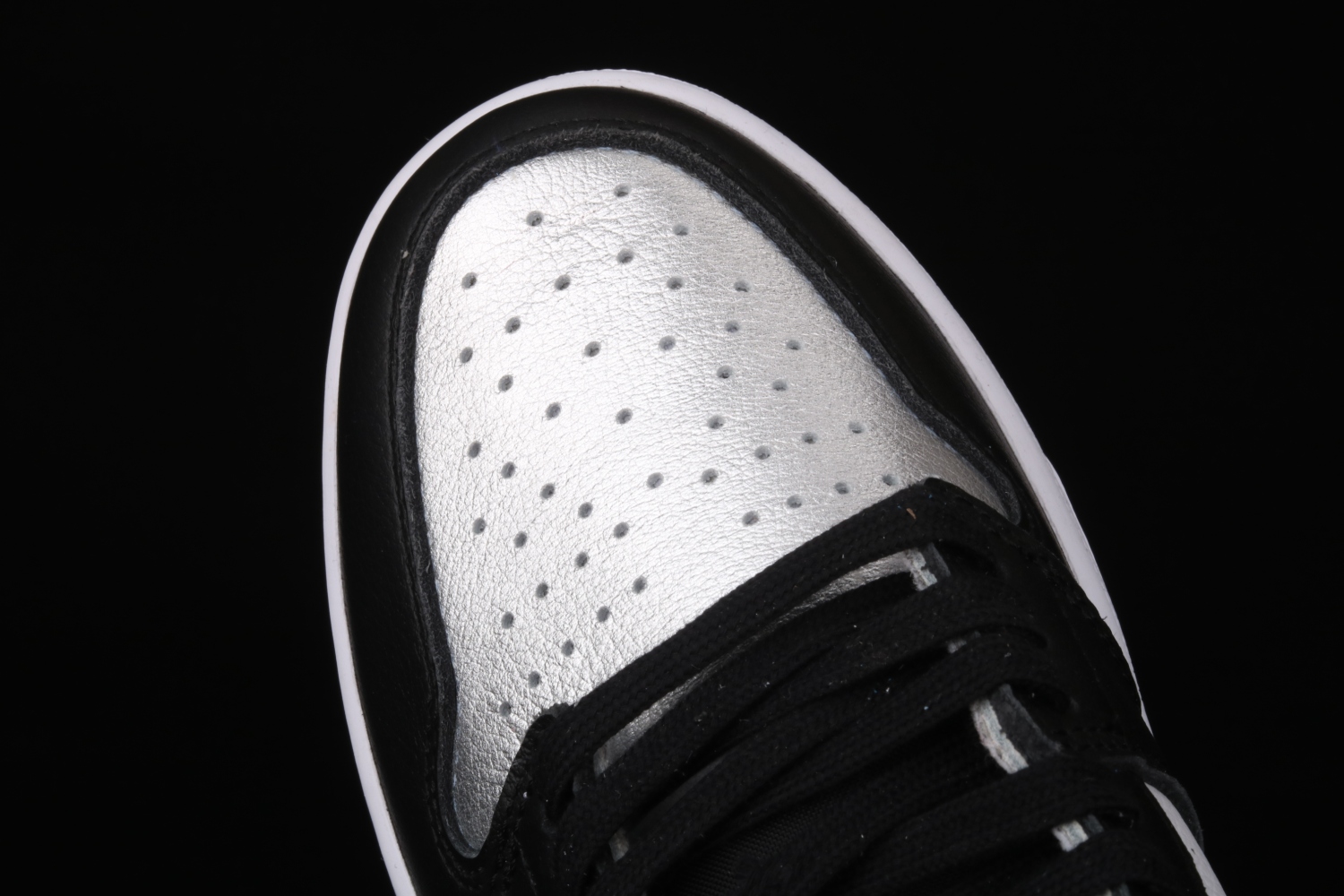 Jordan 1 Retro High Silver Toe (W) CD0461-001