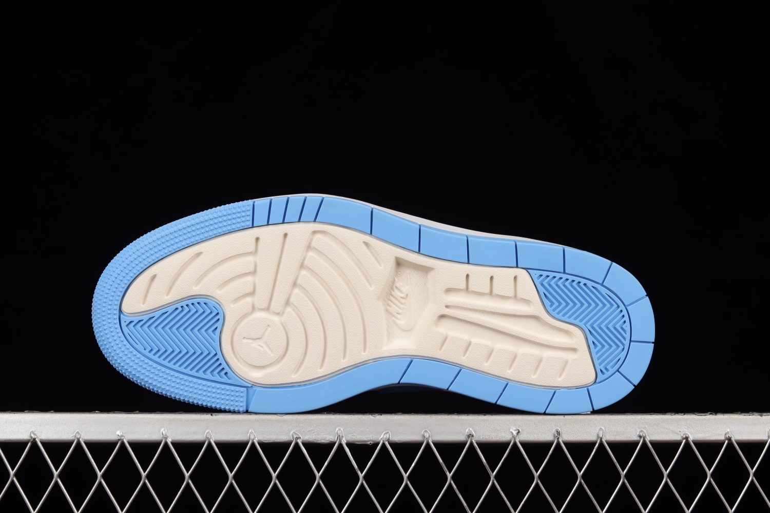 Jordan 1 Elevate Low SE University Blue (W) DQ3698-141