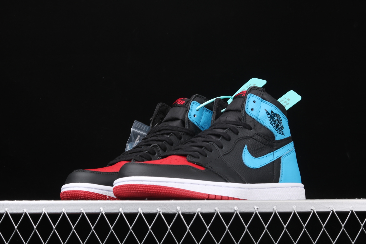 Jordan 1 Retro High NC to Chi Leather (W) CD0461-046