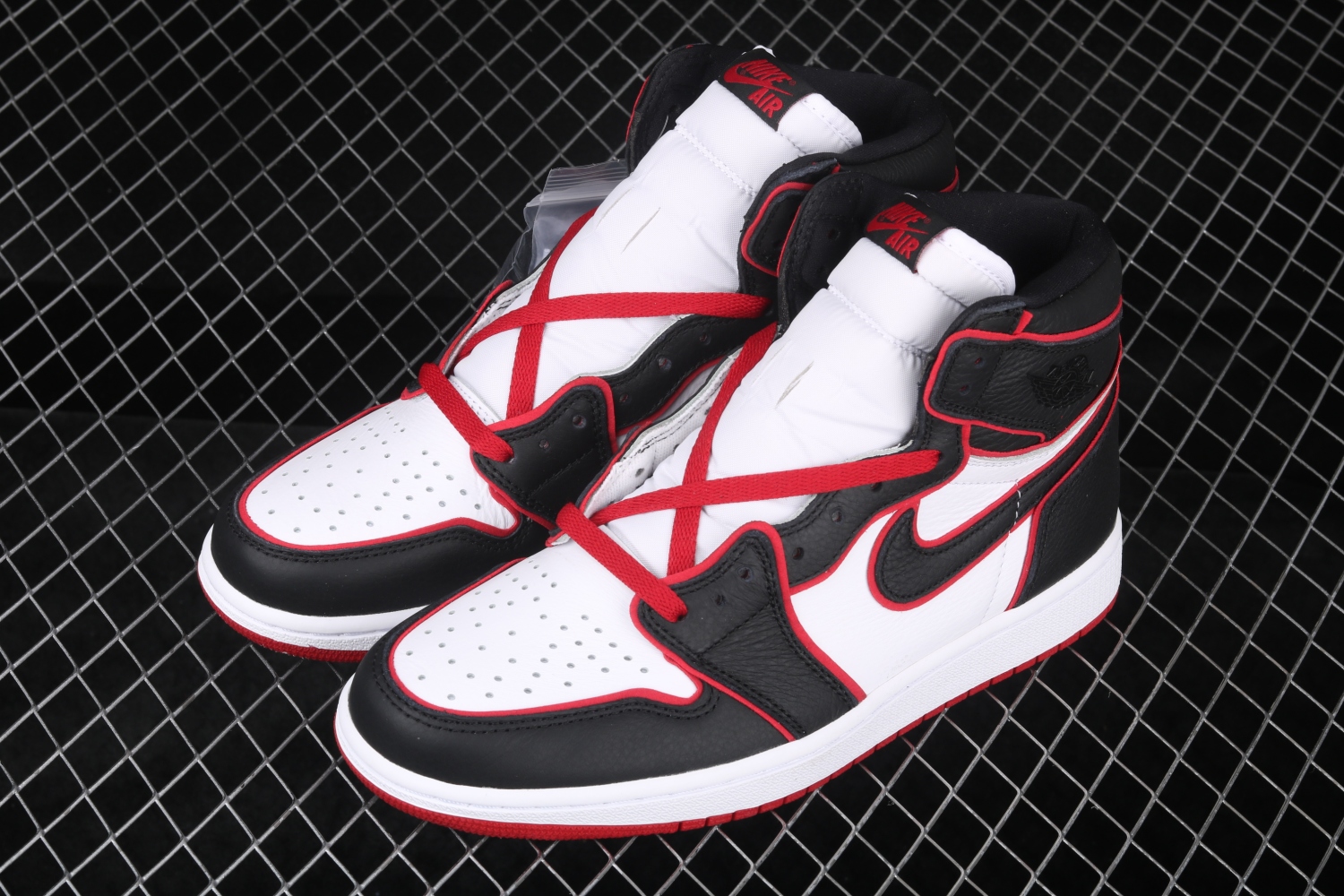 Jordan 1 Retro High Bloodline 555088-062