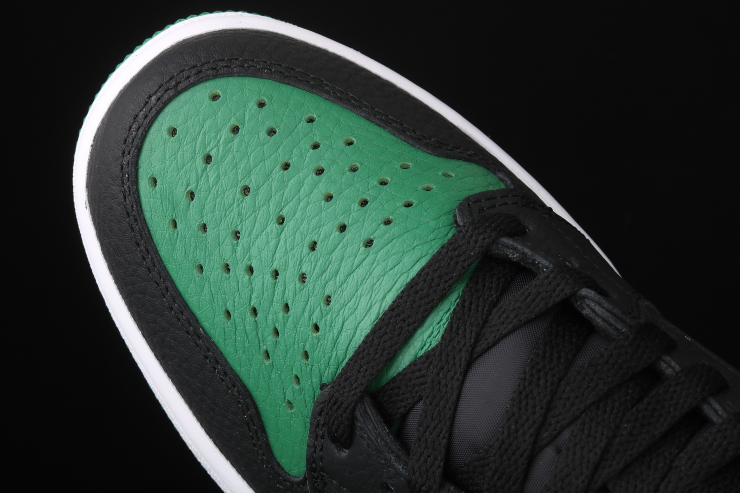 Jordan 1 Retro High Pine Green Black 555088-030