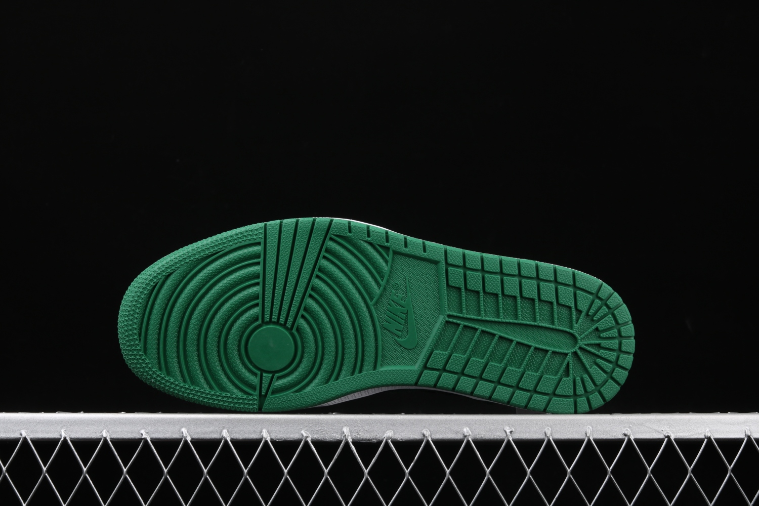 Jordan 1 Retro High Pine Green Black 555088-030