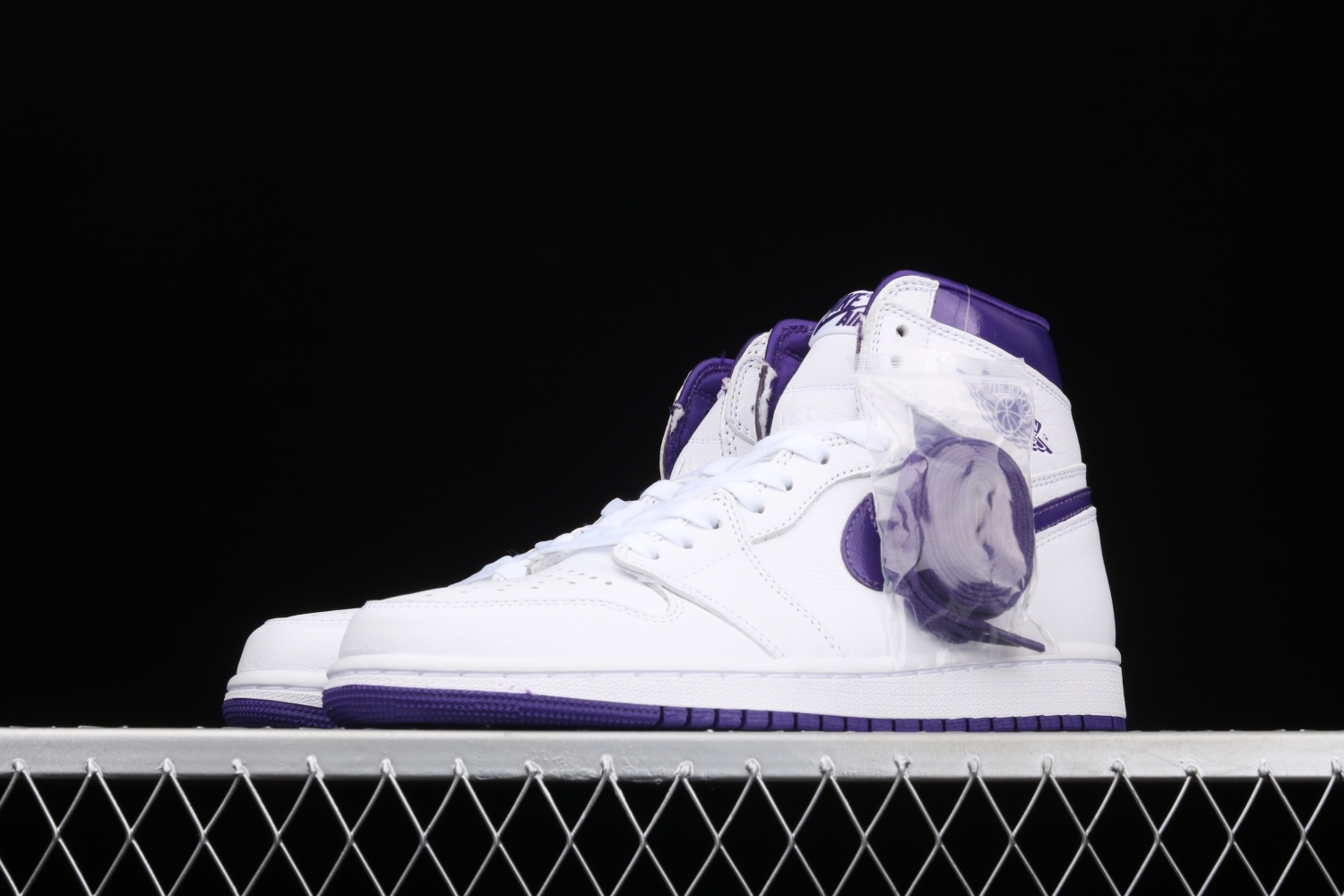 Jordan 1 Retro High Court Purple (W) CD0461-151