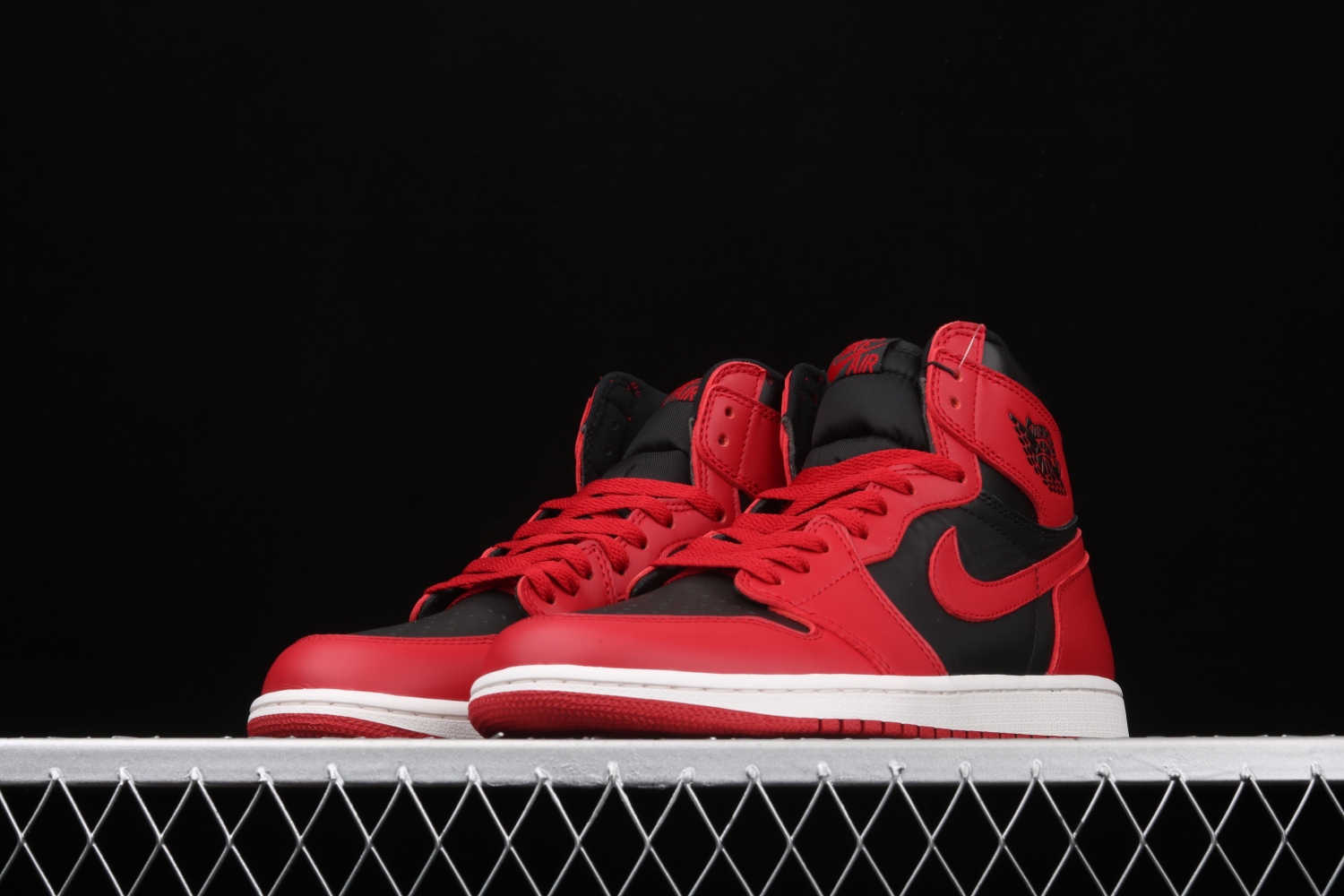 Jordan 1 Retro High 85 Varsity Red BQ4422-600