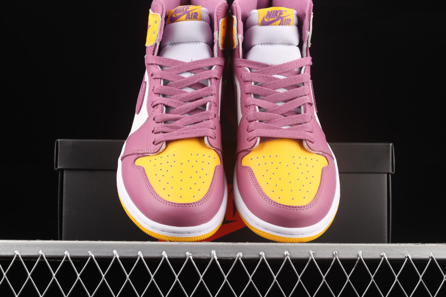 Jordan 1 Retro High OG Brotherhood 555088-706