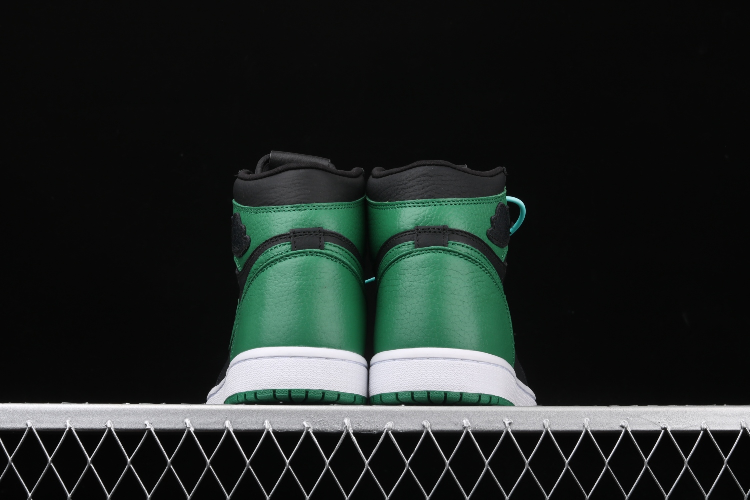 Jordan 1 Retro High Pine Green Black 555088-030