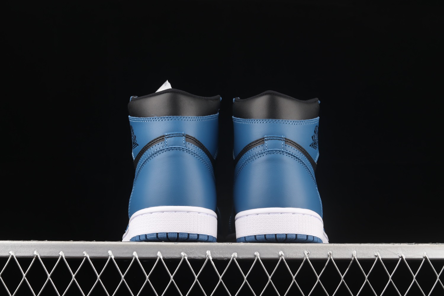 Jordan 1 Retro High OG Dark Marina Blue 555088-404