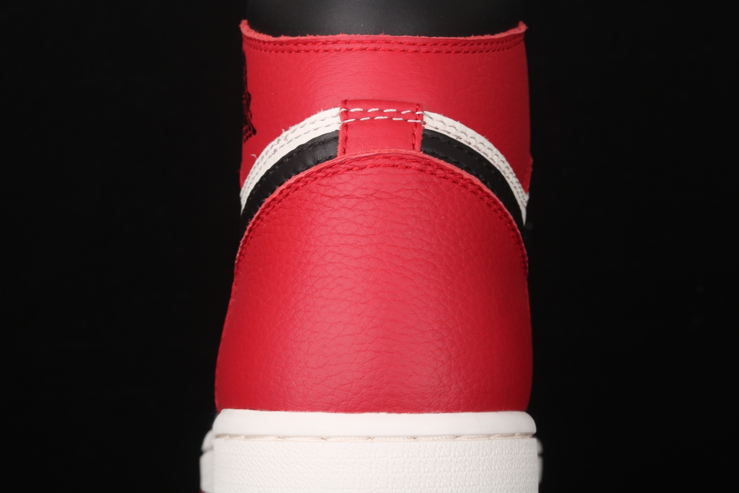 Jordan 1 Retro High Bred Toe 555088-610