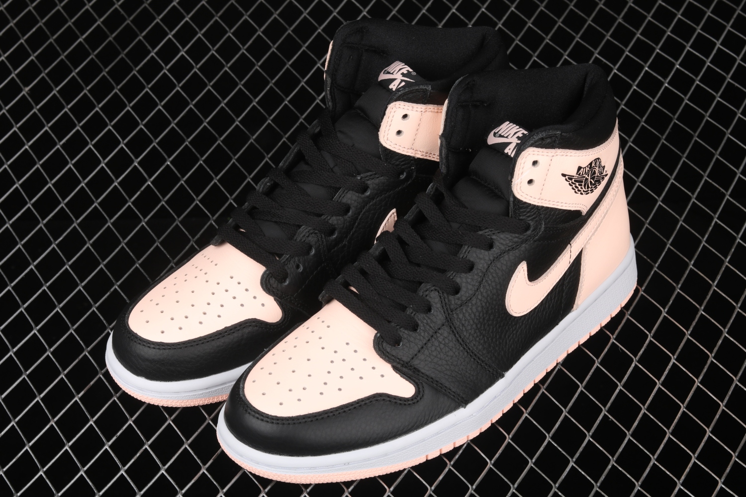 Jordan 1 Retro High Black Crimson Tint 555088-081