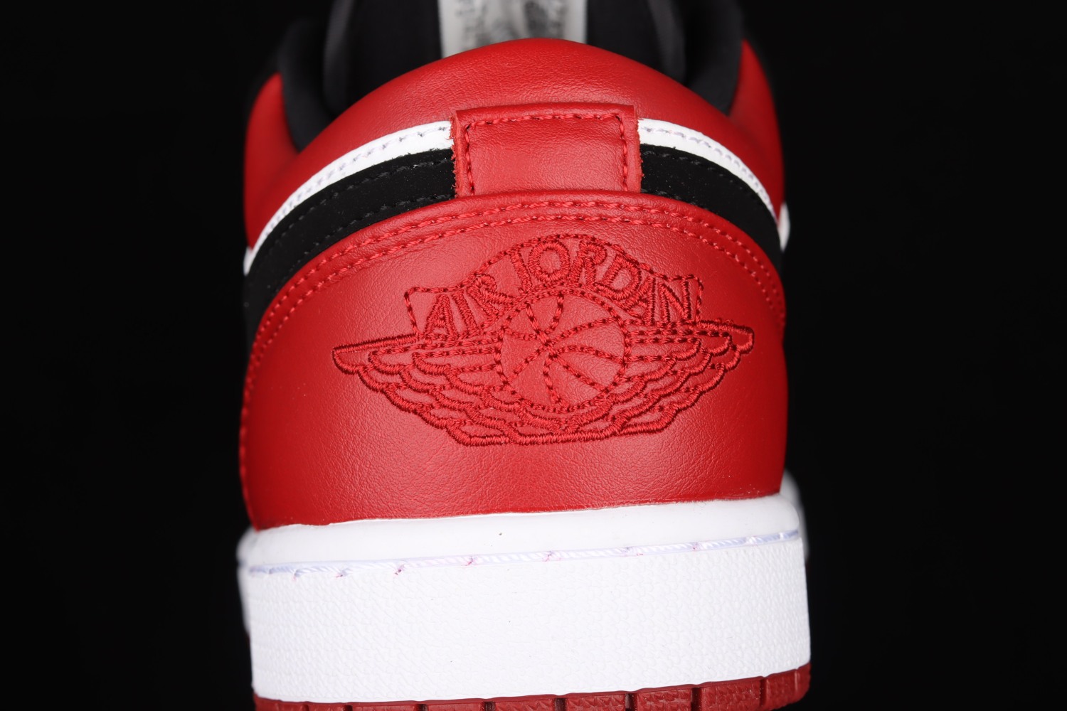 Jordan 1 Low Black Toe 553558-116