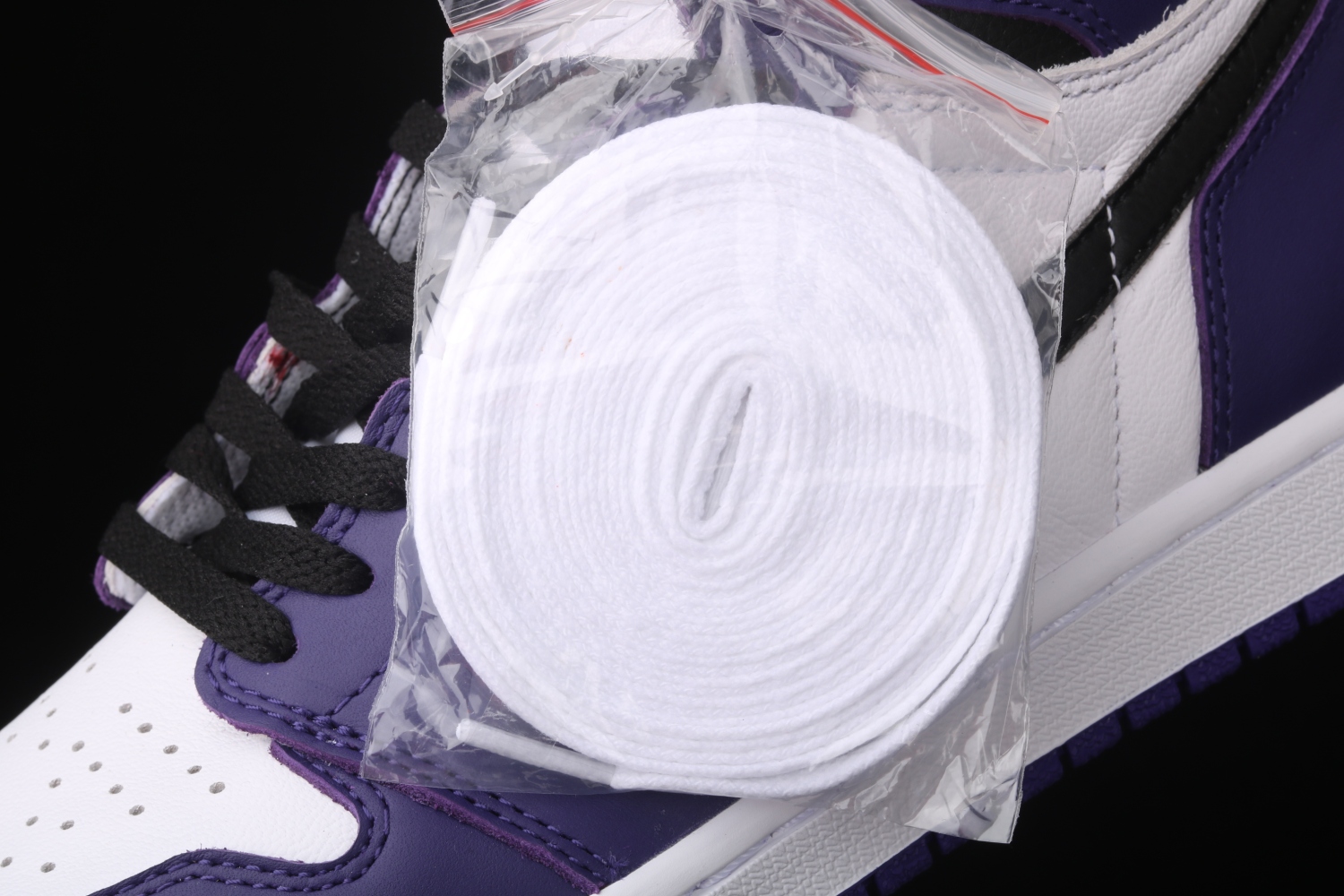 Jordan 1 Retro High Court Purple White 555088-500