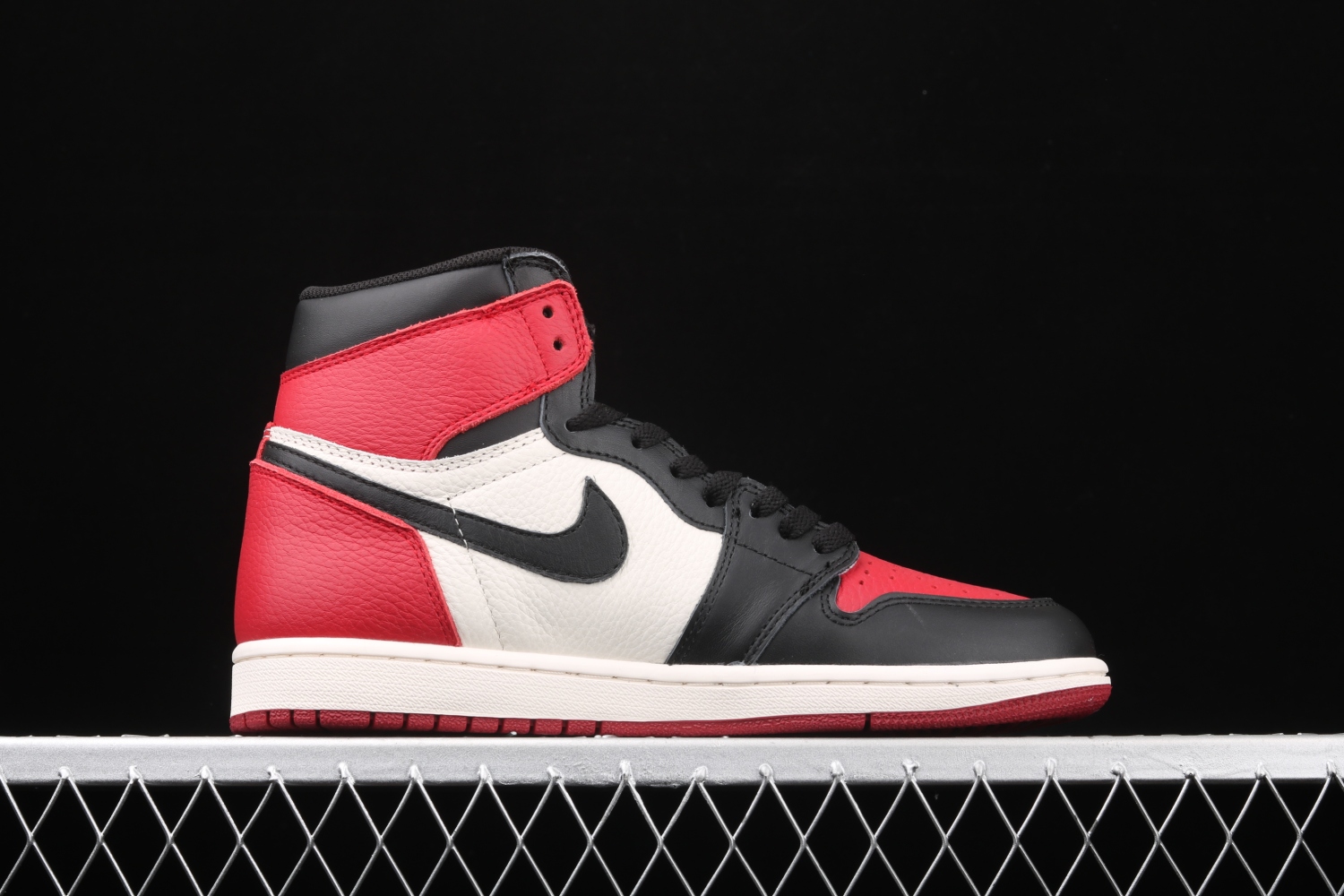 Jordan 1 Retro High Bred Toe 555088-610