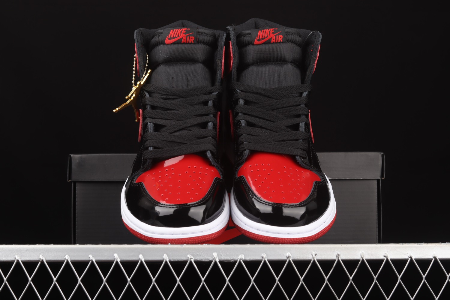 Jordan 1 Retro High OG Patent Bred 555088-063