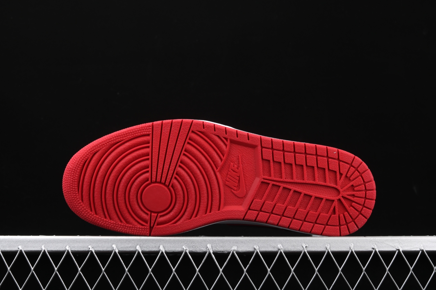 Jordan 1 Retro High Bloodline 555088-062