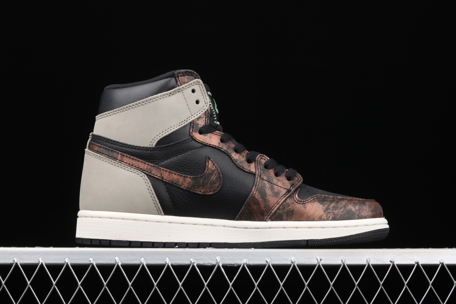 Jordan 1 Retro High Light Army Rust Shadow Patina 555088-033