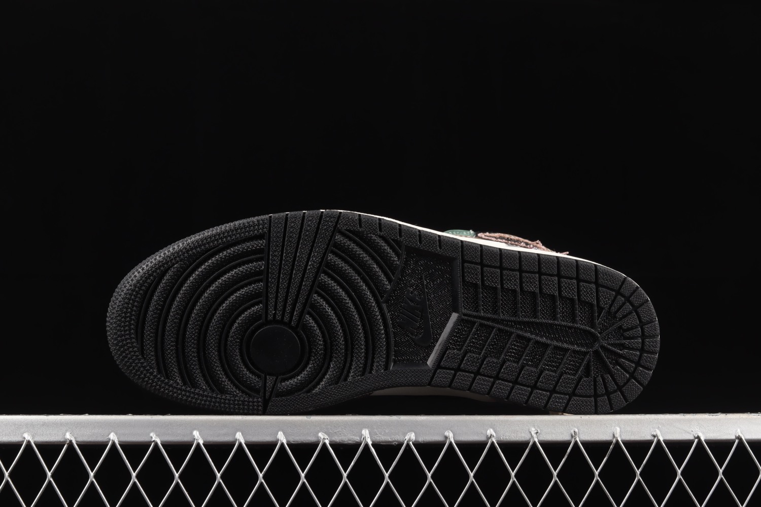 Jordan 1 Retro High OG Hand Crafted DH3097-001