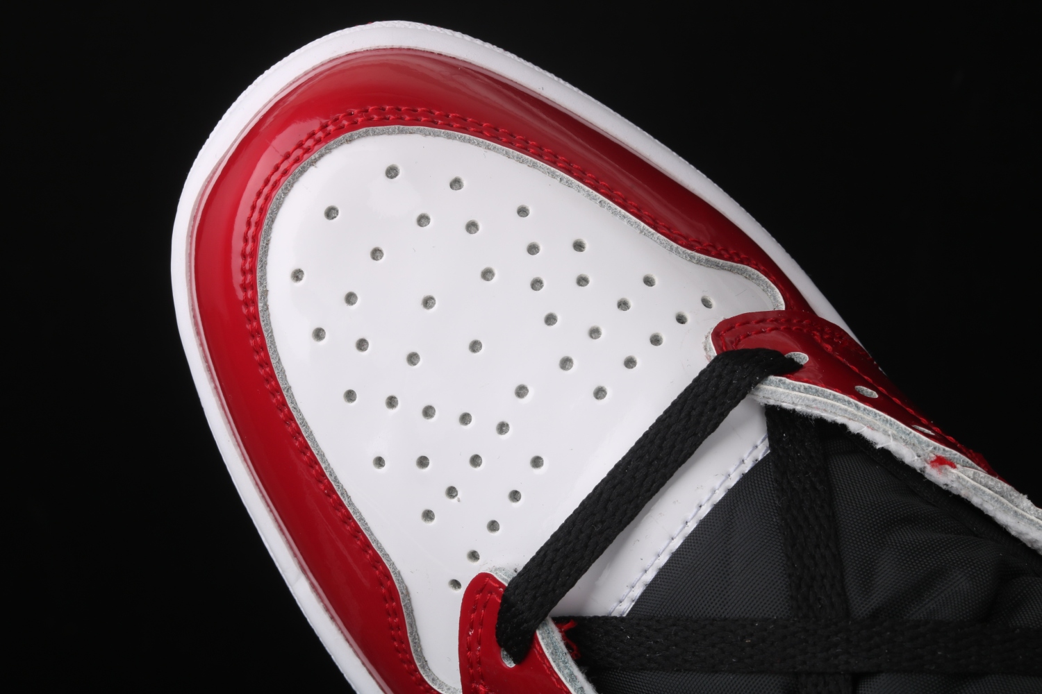 Jordan 1 Retro High Fearless UNC Chicago CK5666-100