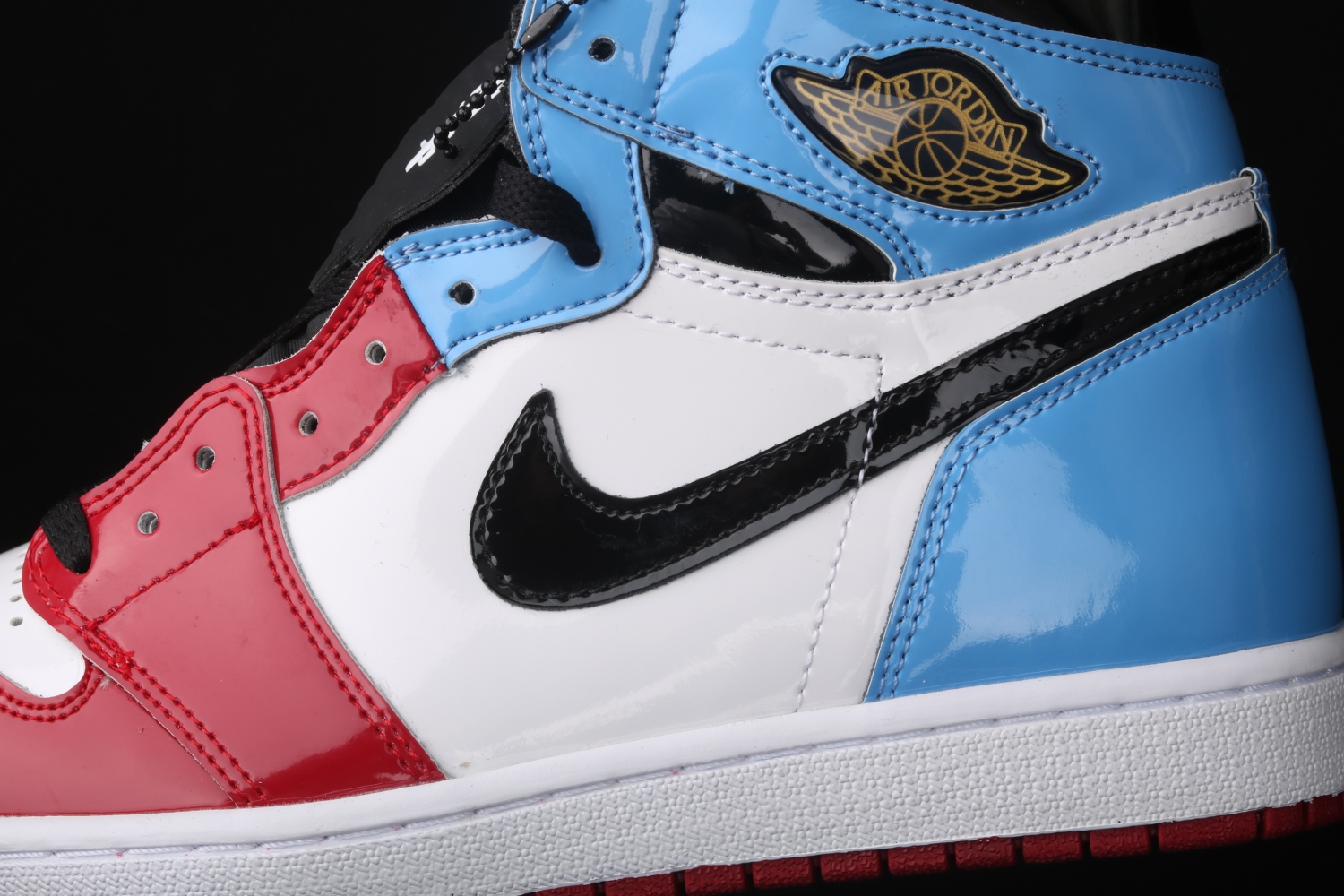 Jordan 1 Retro High Fearless UNC Chicago CK5666-100