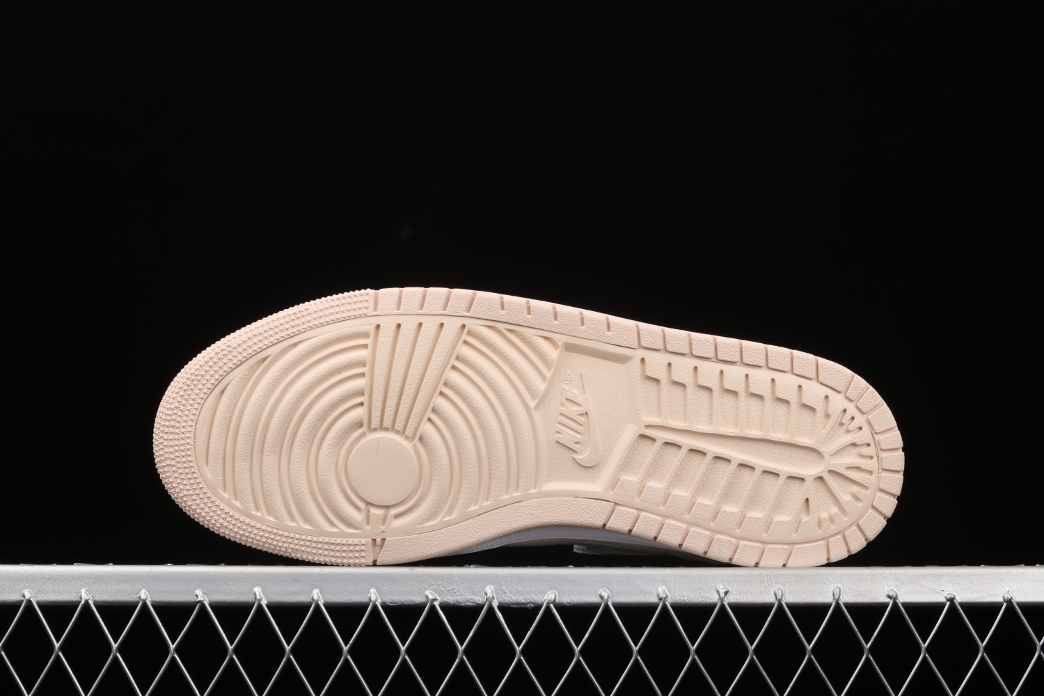 Jordan 1 High Zoom Air CMFT Pearl White (W) CT0979-107