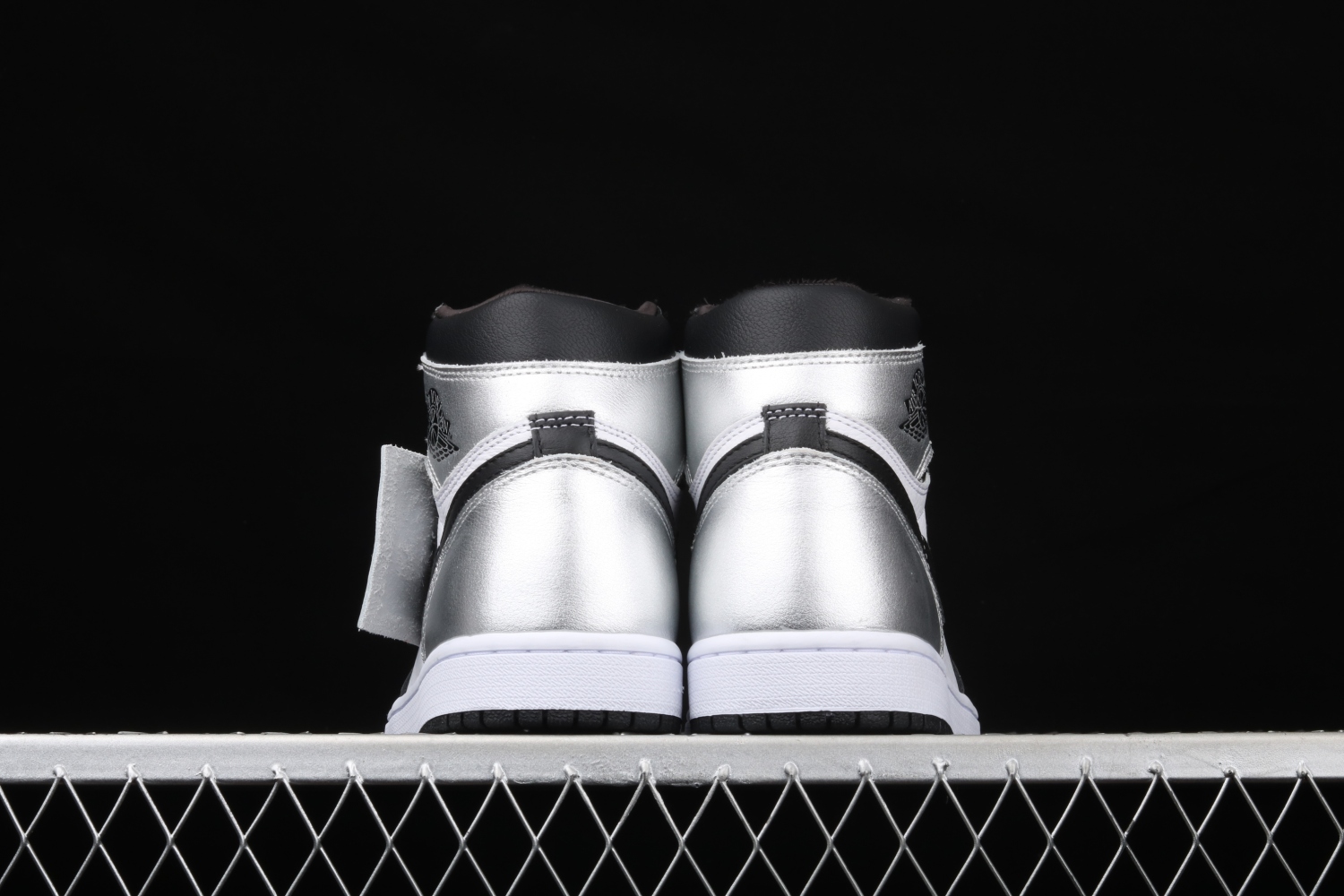 Jordan 1 Retro High Silver Toe (W) CD0461-001