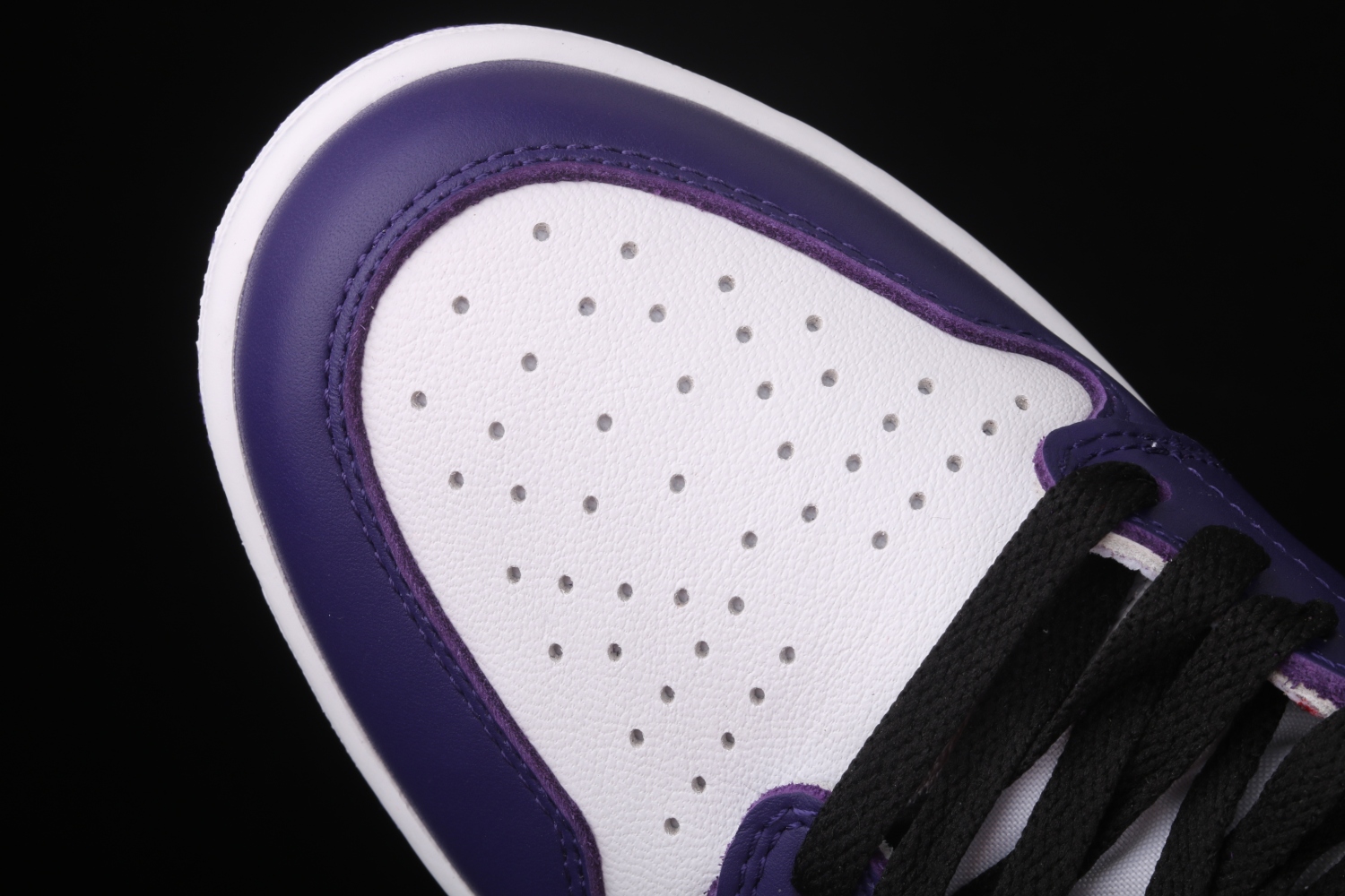 Jordan 1 Retro High Court Purple White 555088-500