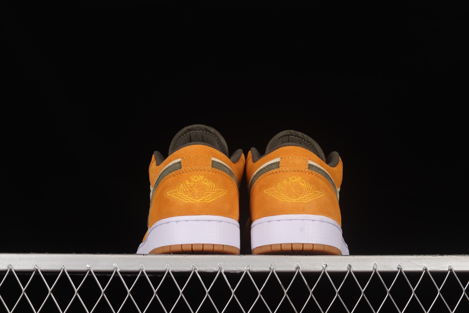 Jordan 1 Low SE Light Curry DH6931-102