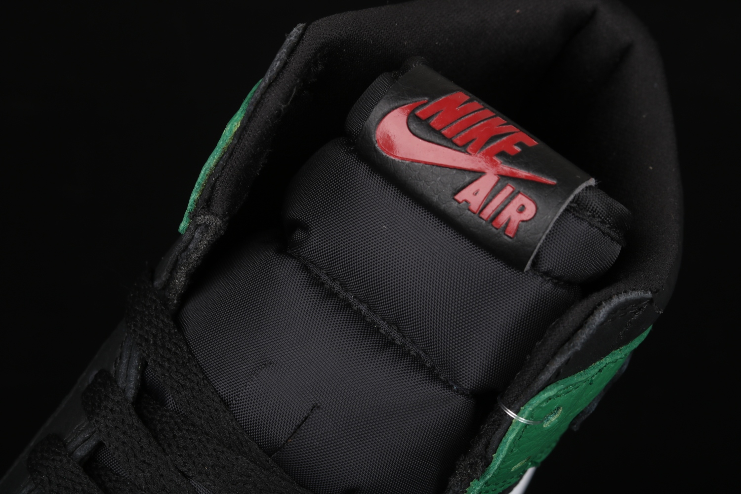 Jordan 1 Retro High Pine Green Black 555088-030