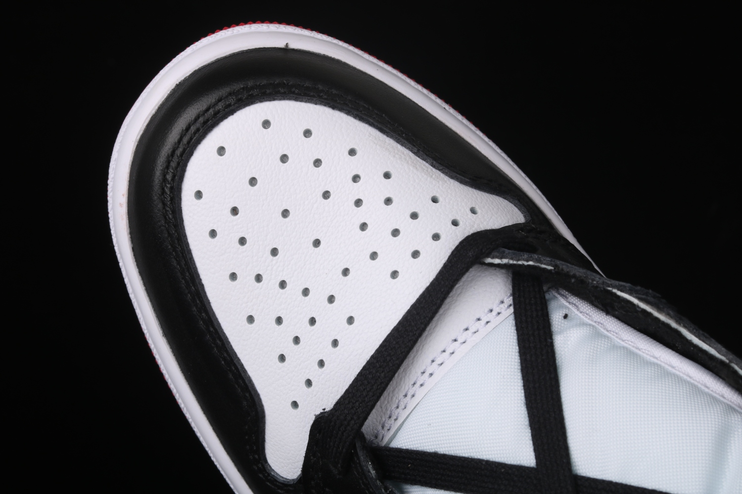 Jordan 1 Retro High Satin Black Toe (W) CD0461-016