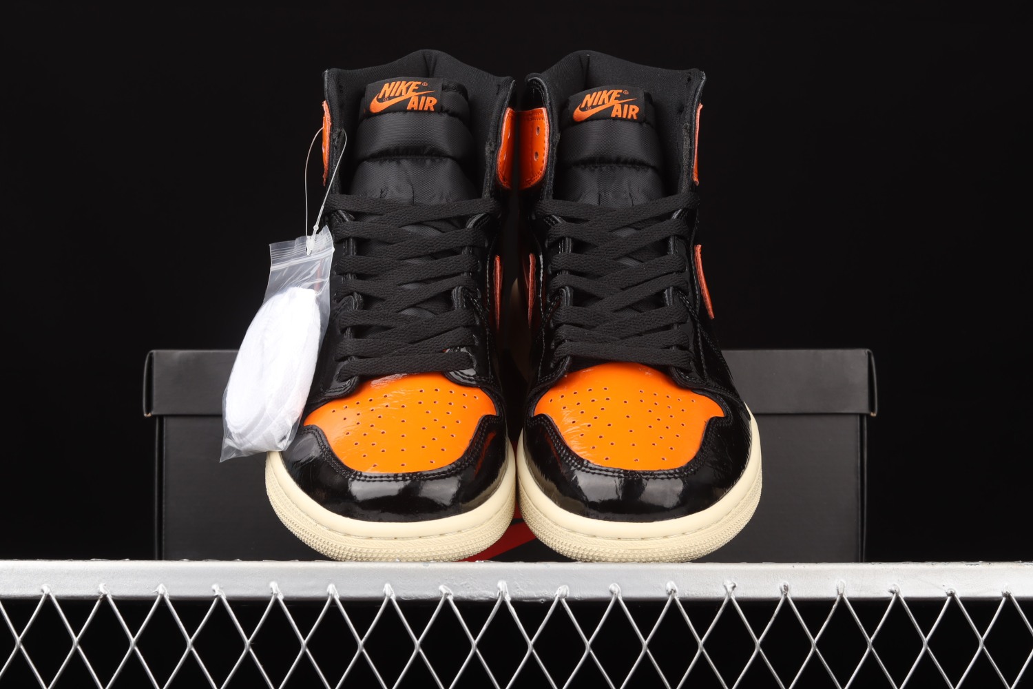 Jordan 1 Retro High OG “Shattered Backboard 3.0” 555088-028（TS Batch）