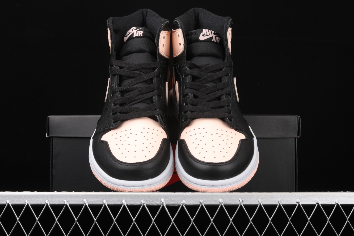 Jordan 1 Retro High Black Crimson Tint 555088-081