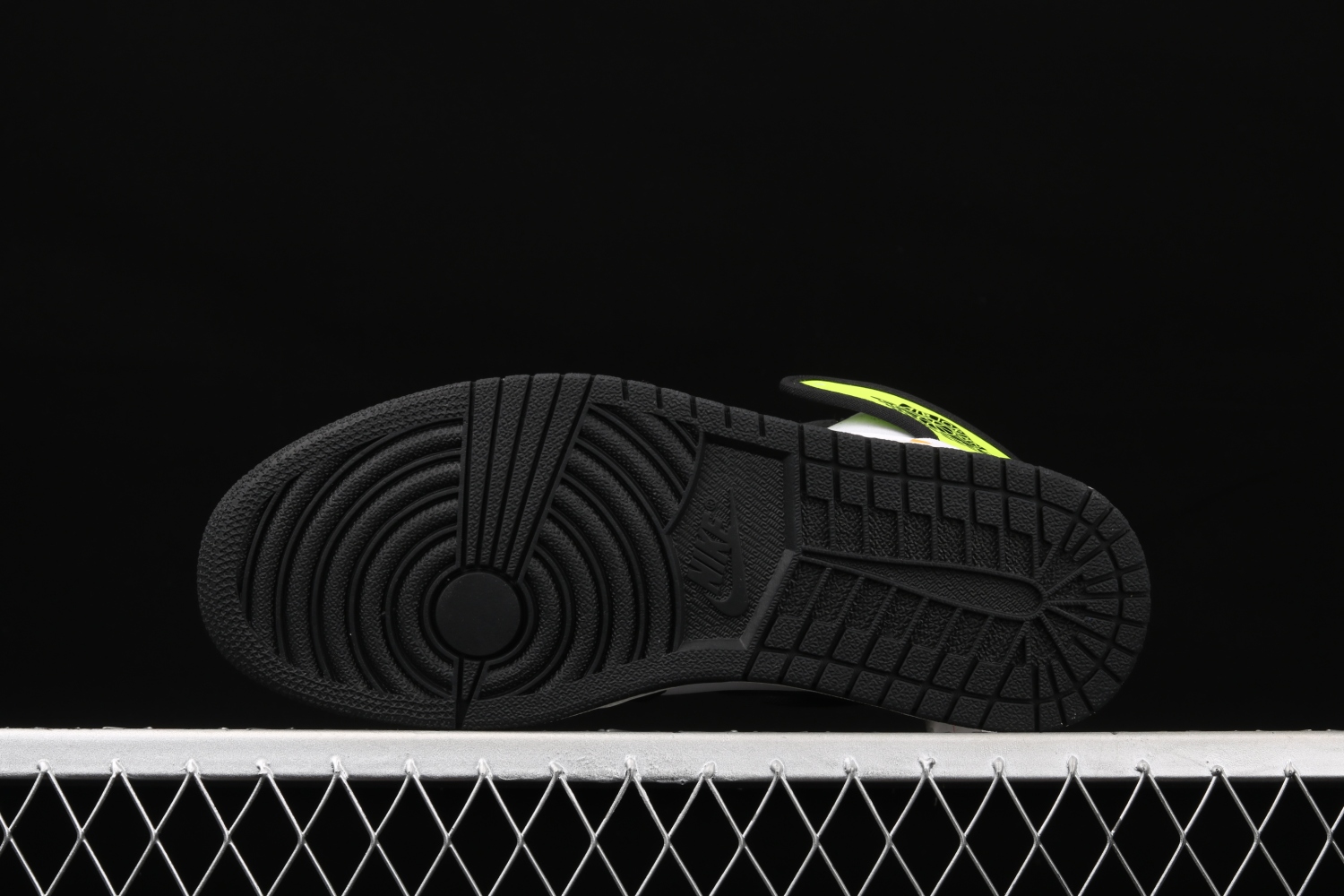 Jordan 1 Retro High White Black Volt University Gold 555088-118