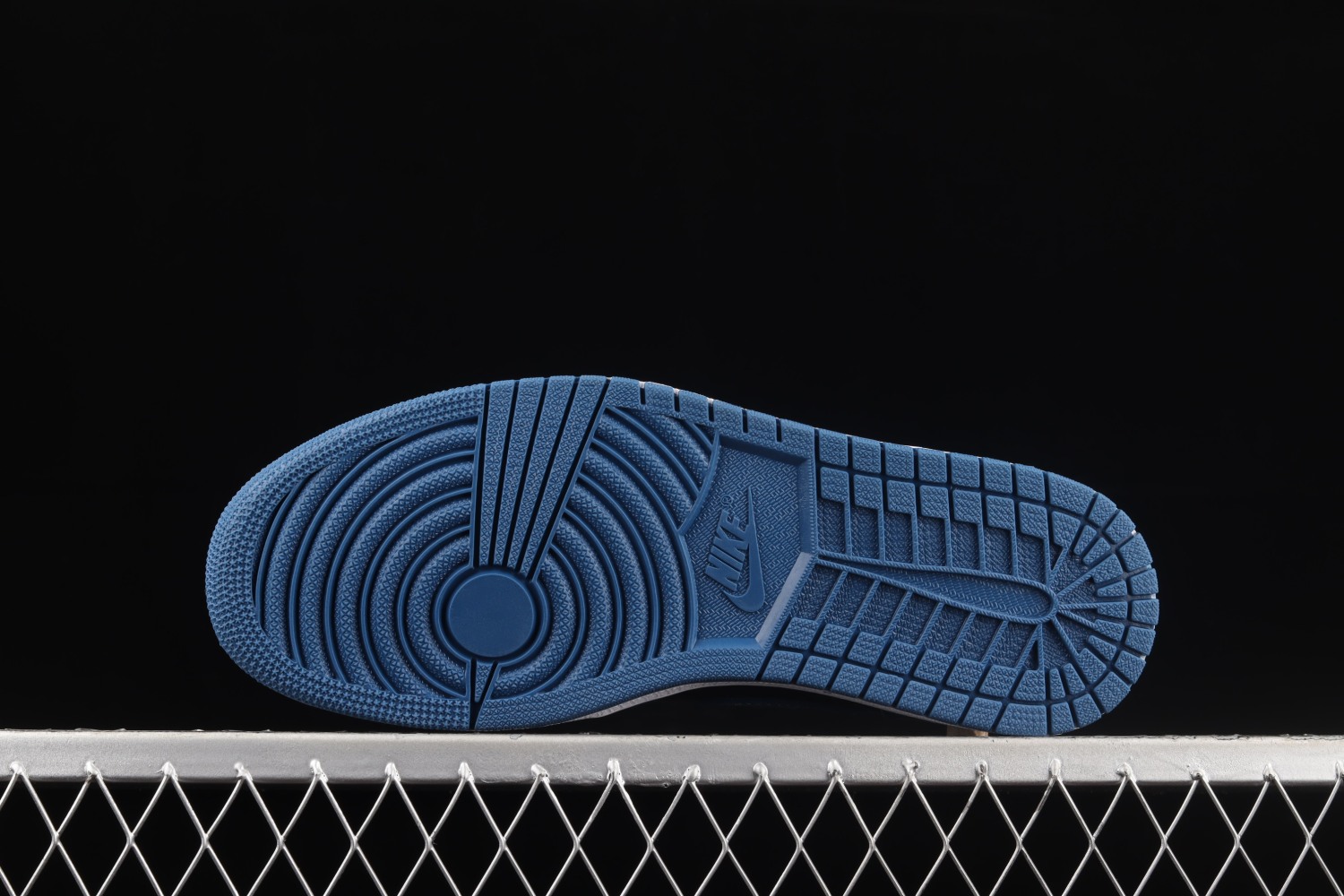 Jordan 1 Retro High OG Dark Marina Blue 555088-404