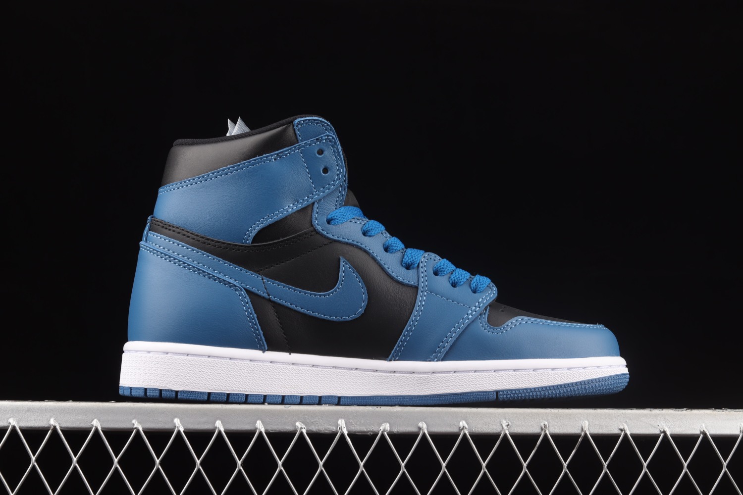 Jordan 1 Retro High OG Dark Marina Blue 555088-404