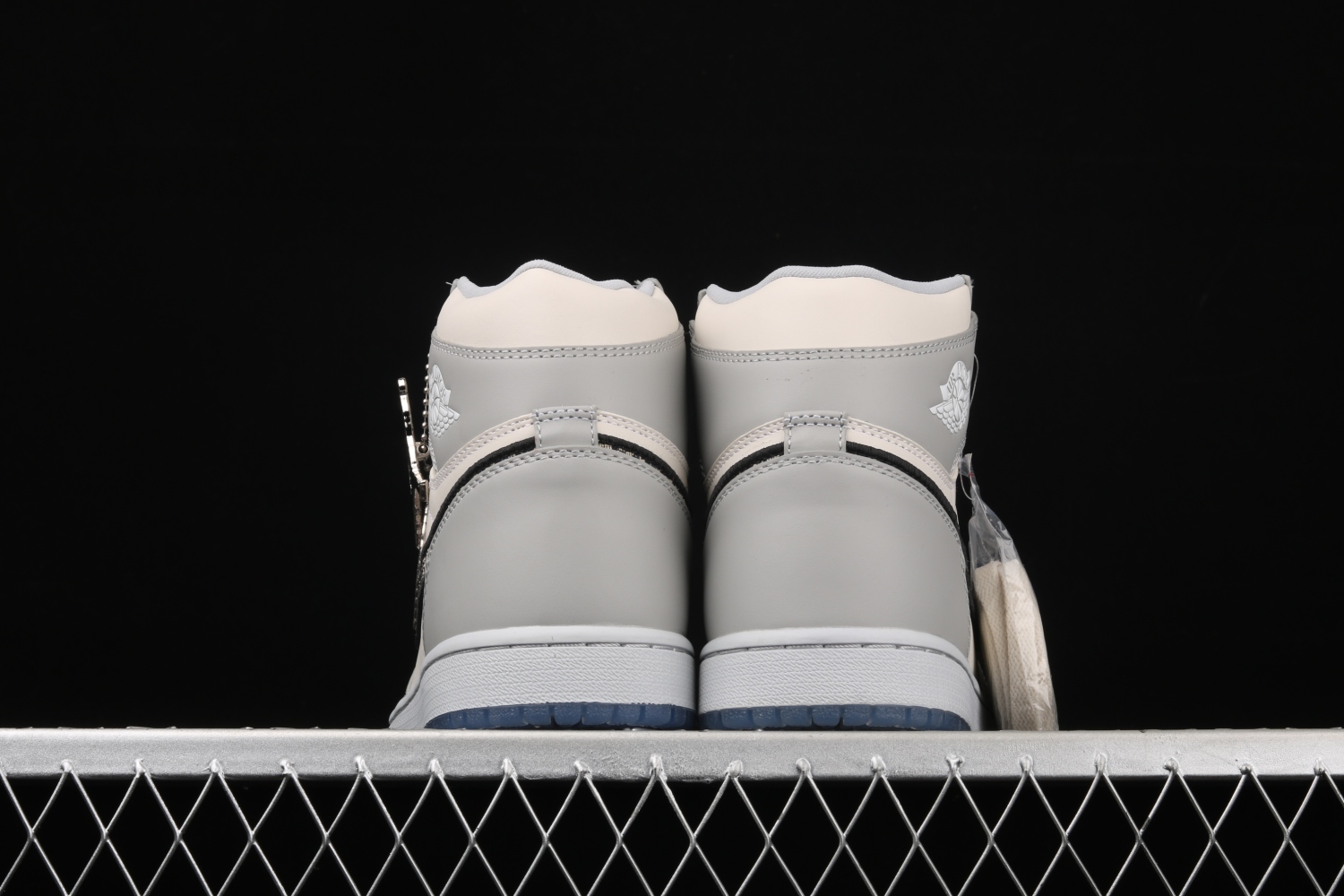 Jordan 1 Retro High Dior  CN8607-002