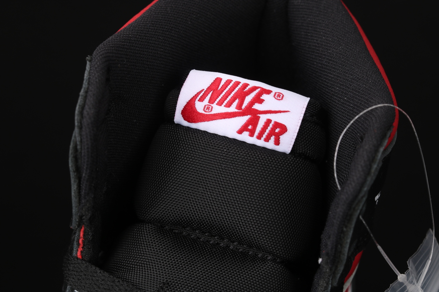 Jordan 1 Retro High Black Gym Red 555088-061
