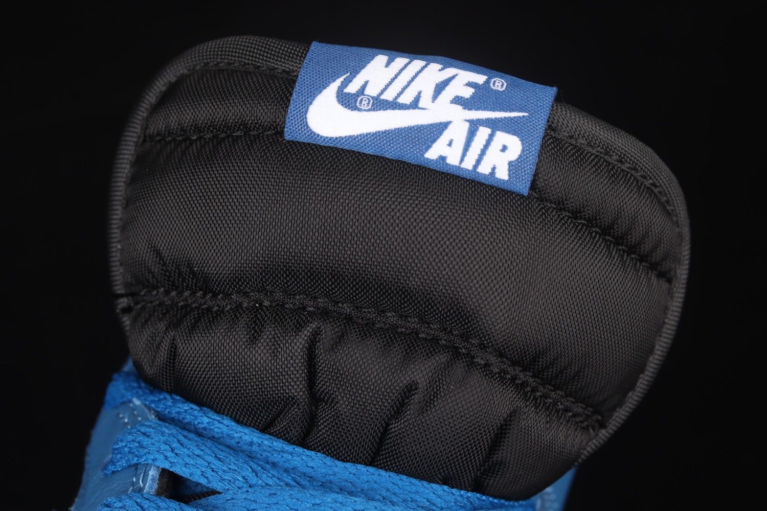 Jordan 1 Retro High OG Dark Marina Blue 555088-404