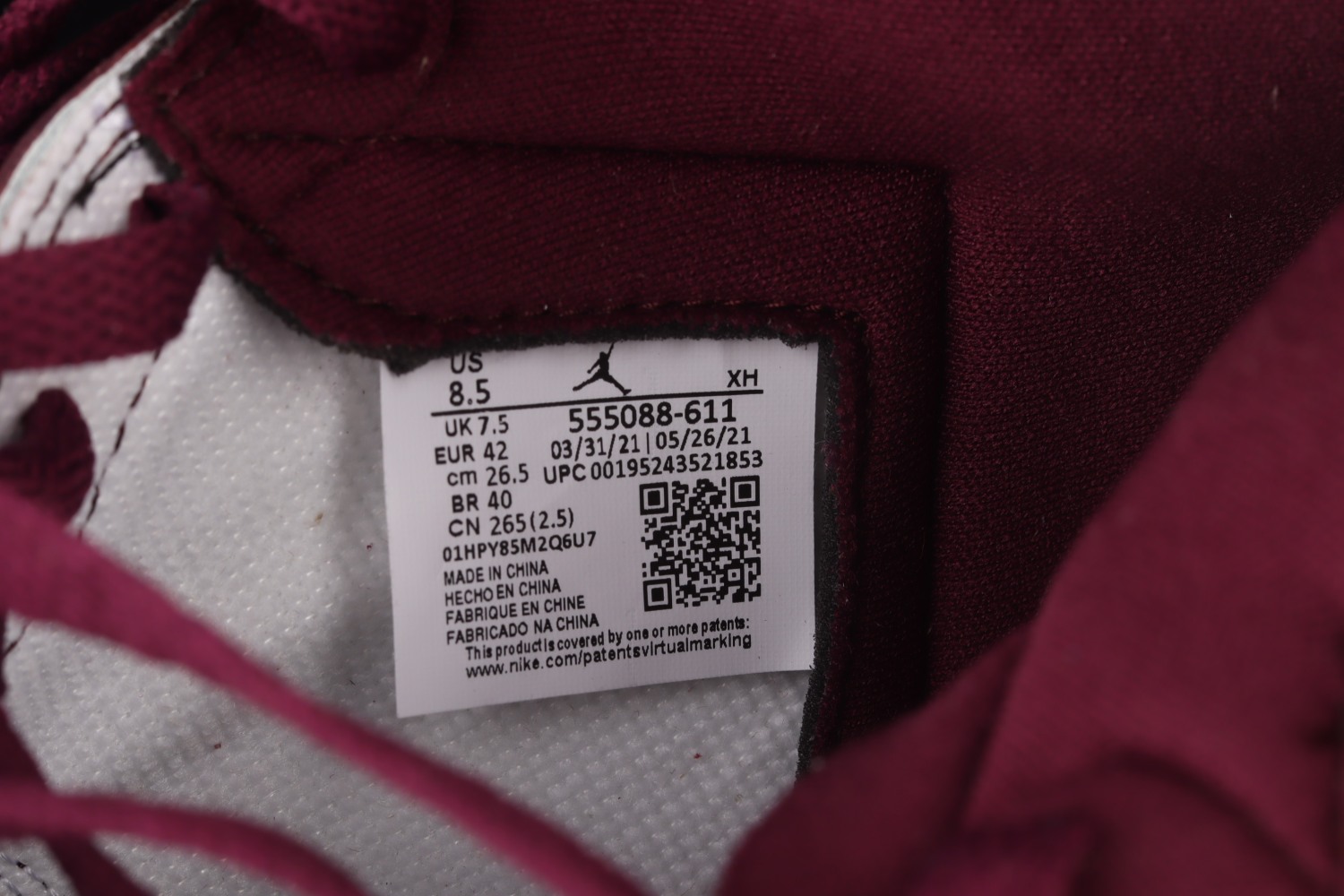 Jordan 1 Retro High OG Bordeaux 555088-611