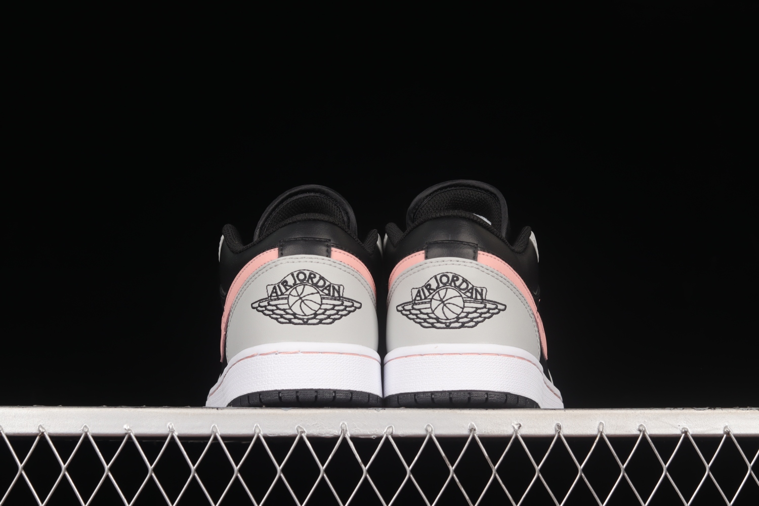Jordan 1 Low Black Grey Pink 553558-062