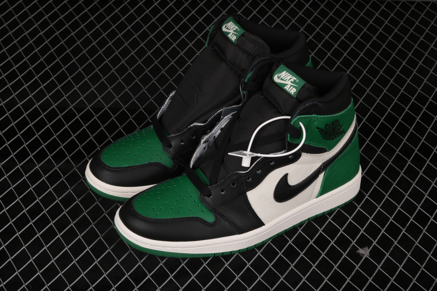 Jordan 1 Retro High Pine Green 555088-302