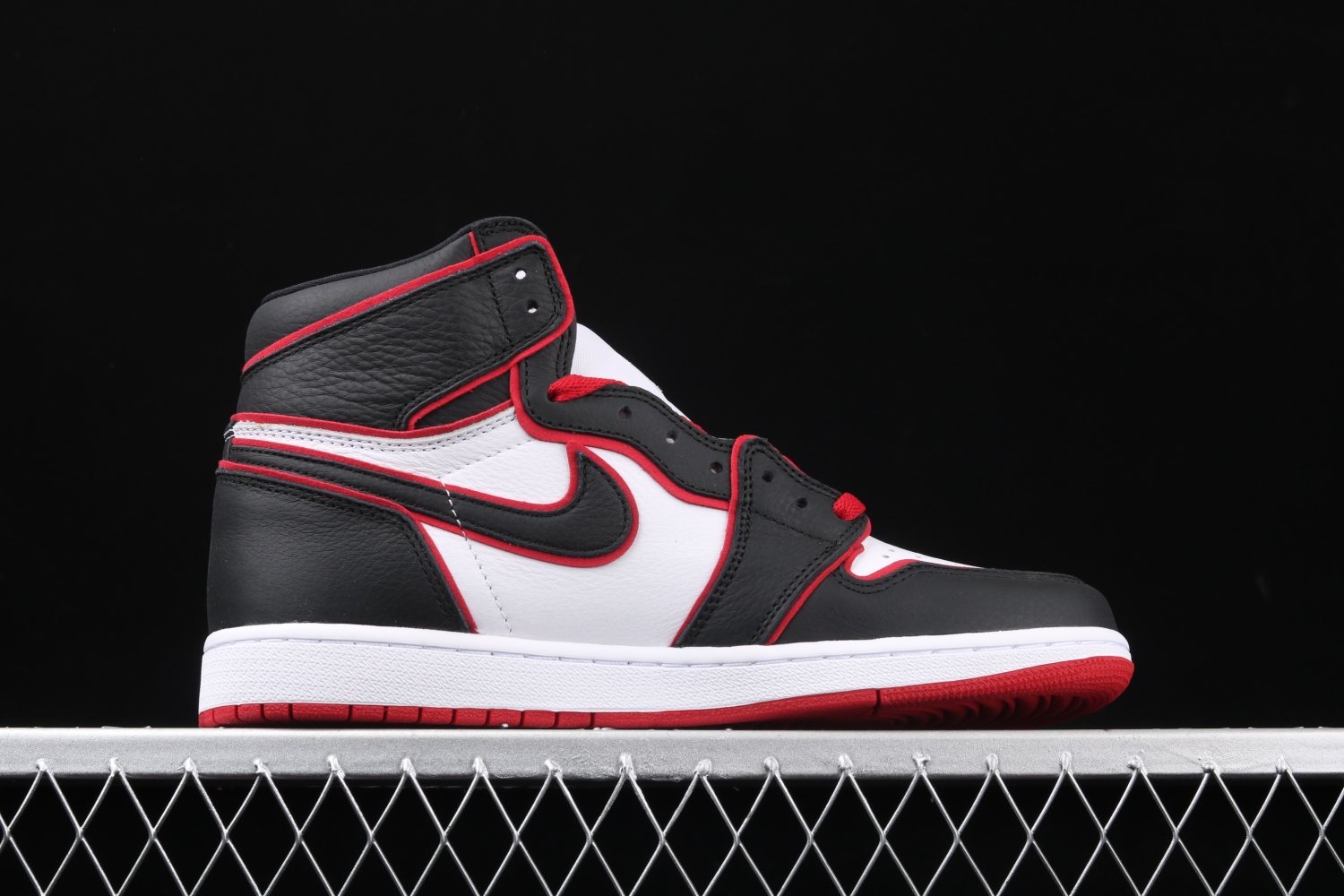 Jordan 1 Retro High Bloodline 555088-062