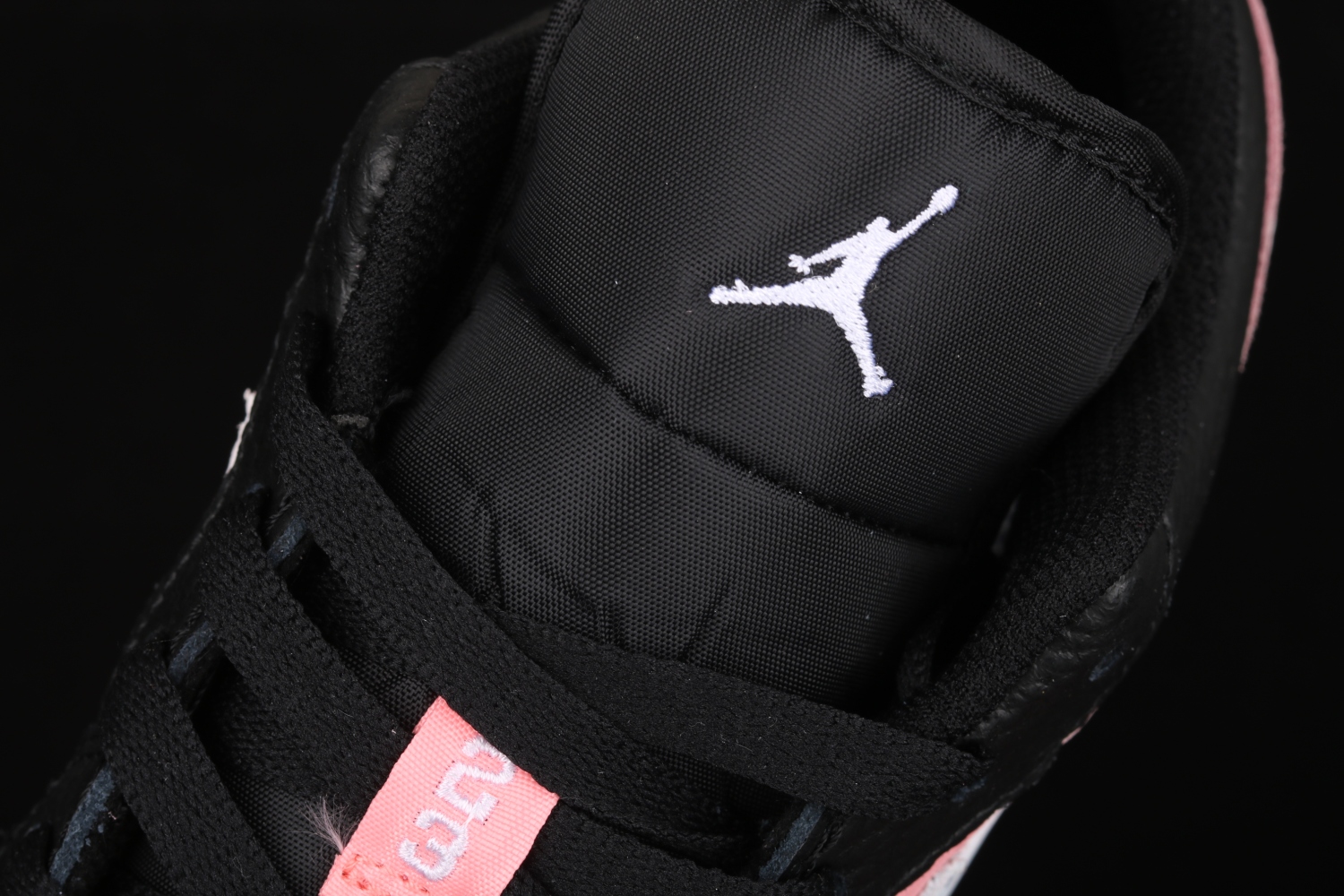 Jordan 1 Low Black Pink Quartz 554723-016